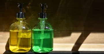  Két filléres háztartási szer só helyett, ami villámgyorsan felolvasztja a jeget 