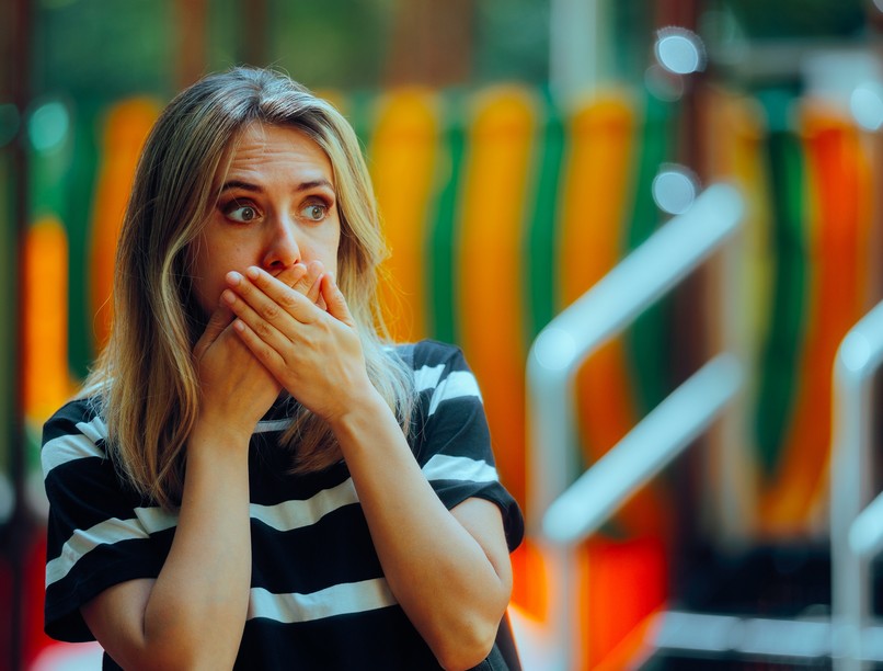 hányás csuklás, hátba kisugárzó fájdalom nyelőcsőrák