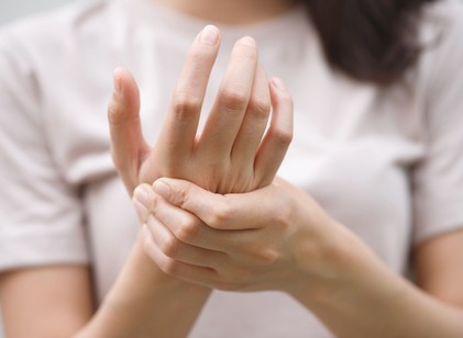 Miért fájnak ősszel jobban az ízületek? című cikk nyitóképe