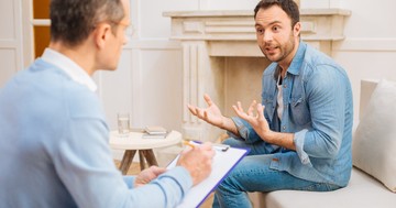  5 tipp, hogyan érheti utol a hazug embert a testbeszéde alapján 