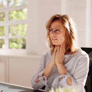 Pajzsmirgyrák korai tünetek: gyakran jelez fülbe sugárzó toroktájéki fájdalommal a betegség című cikk nyitóképe