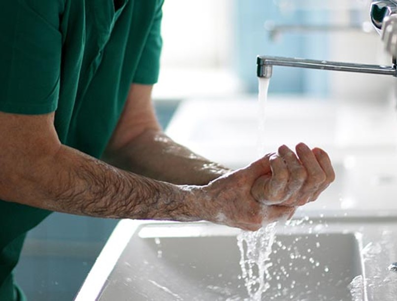 A kézmosás Semmelweis óta az egyik leghatásosabb módja a kórházi fertőzések elkerülésének