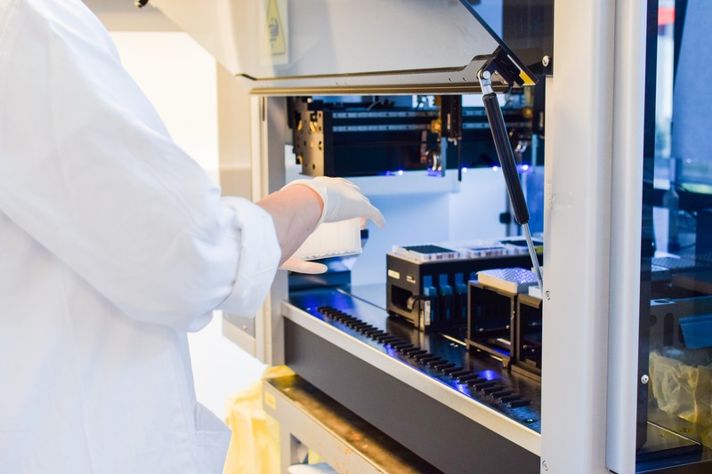 PCR, antigén, szerológiai vizsgálat: melyik koronavírus teszt mennyire megbízható?