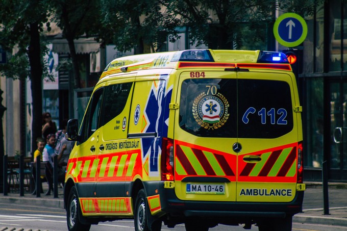 Mentés közben rátámadt egy ittas nő a mentősökre Budapesten című cikk nyitóképe