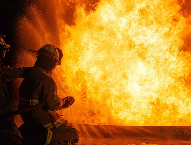 ágyban dohányzás lakás tűz