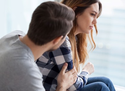 Egy pszichológus 7 kulcsfontosságú viselkedést azonosított, amely biztosan a feldolgozatlan gyászra utal című cikk nyitóképe