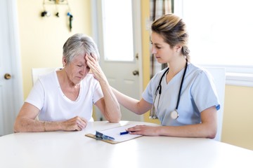 Magas vérnyomás és demencia: így függhet össze a kettő