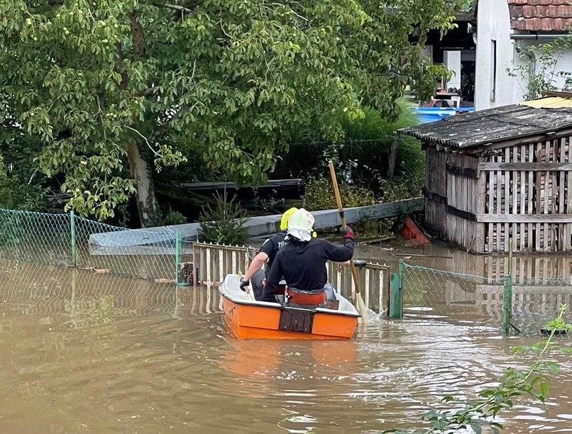 extrém időjárás, viharkárosultak, segítség vöröskereszt