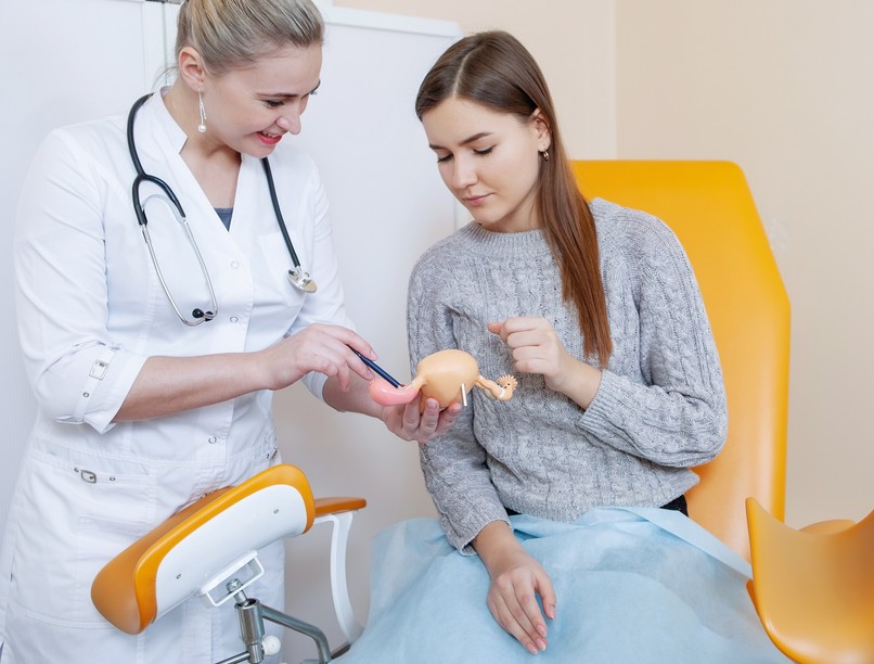 PCOS  policisztás ovárium tünete meddőség hajhullás oka