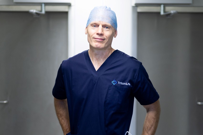 Dr. Domán István Ph.D., ortopédsebész főorvos speciális robottechnológiát alkalmaz