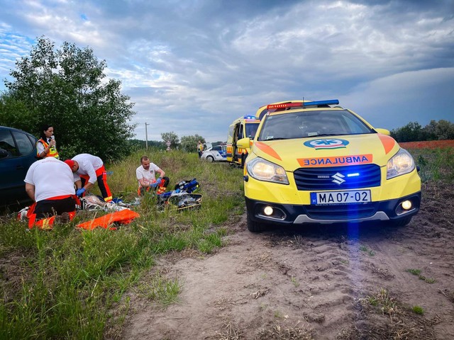 Látott egy autót a szántóba hajtani, ami ezután történt, arra nincsenek szavak