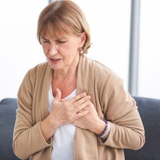 A leggyakoribb figyelmeztető jelek, melyek évekkel a szívroham vagy a stroke előtt jelennek meg című cikk nyitóképe