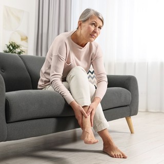 Köszvény: ezeket az ételeket messzire kerülje el, ha fájnak az ízületei! című cikk nyitóképe