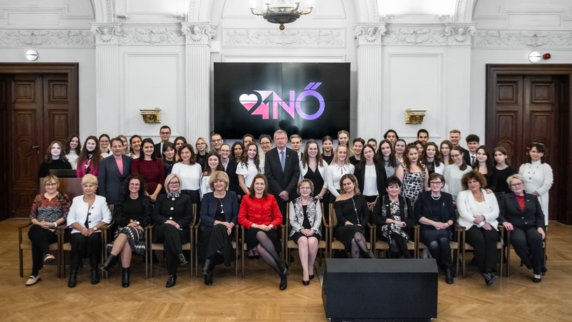 21 nő mentorprogram 2026: elindult a jelentkezés az egészségügyi pályák iránt érdeklődőközépiskolások számára, február 15-ig lehet jelentkezni.