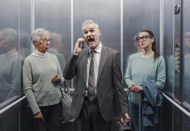 Hangosan telefonál mások előtt? Többet elárulhat el a személyiségéről, mint gondolná