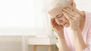 Ingadozó vérnyomás: émelygés, fejfájás, látászavar is utalhat rá