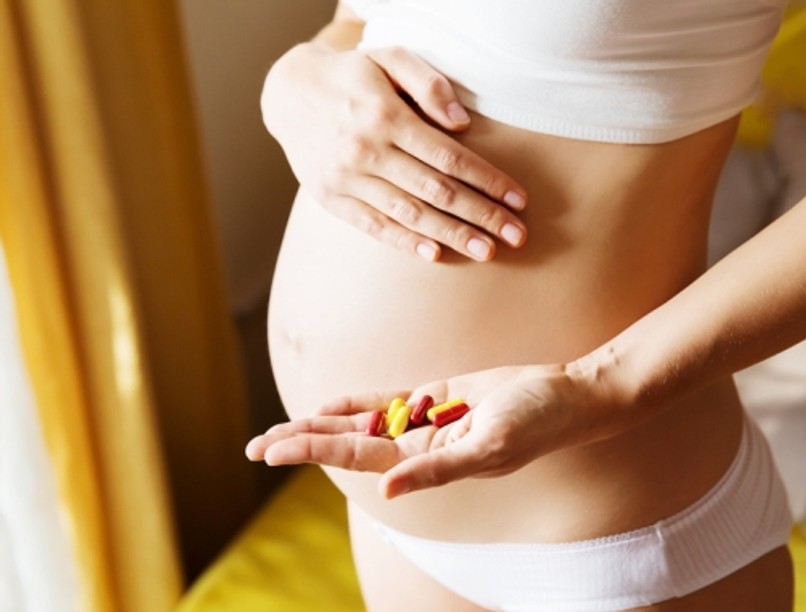 terhes_no_gyogyszerekkel