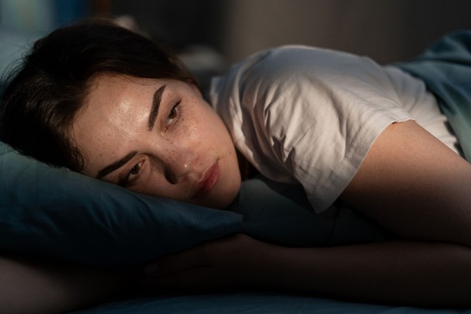 Tegye ezt a homlokára, ha nem megy az elalvás – az idegtudós szerint perceken belül segíthet című cikk nyitóképe