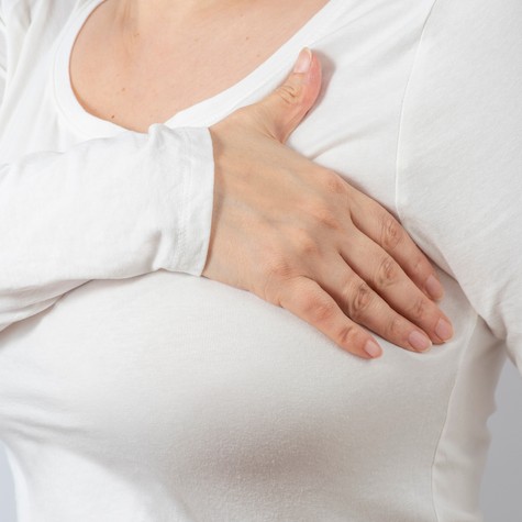 Ezért fáj, feszül a mell menstruáció előtt című cikk nyitóképe