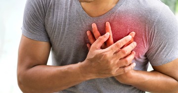  Közeledő szívinfarktus: 3 kevésbé tipikus tünet, ami előre jelezheti a szívrohamot 