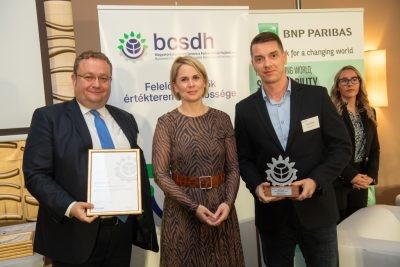 MasterPlast Nyrt. – Hungarocell Zöld Program - A körforgásos gazdaság szempontjából rendkívül fontos lépés, hogy ez a kiemelt koncepcionális megközelítés az építőiparban is megjelent. A vállalat a szigetelőanyag-hulladék visszagyűjtéséből és újrahasznosításával állít elő alapanyagot. A díjat Nagy Richárd, a MasterPlast Nemzetközi marketing és PR vezetője vette át.