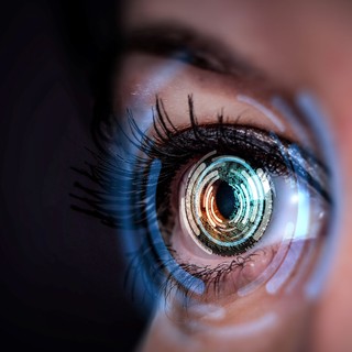 Új esély a látásra! Magyar szemészprofesszor fejlesztette ki ezt a lencsét makulabetegeknek című cikk nyitóképe