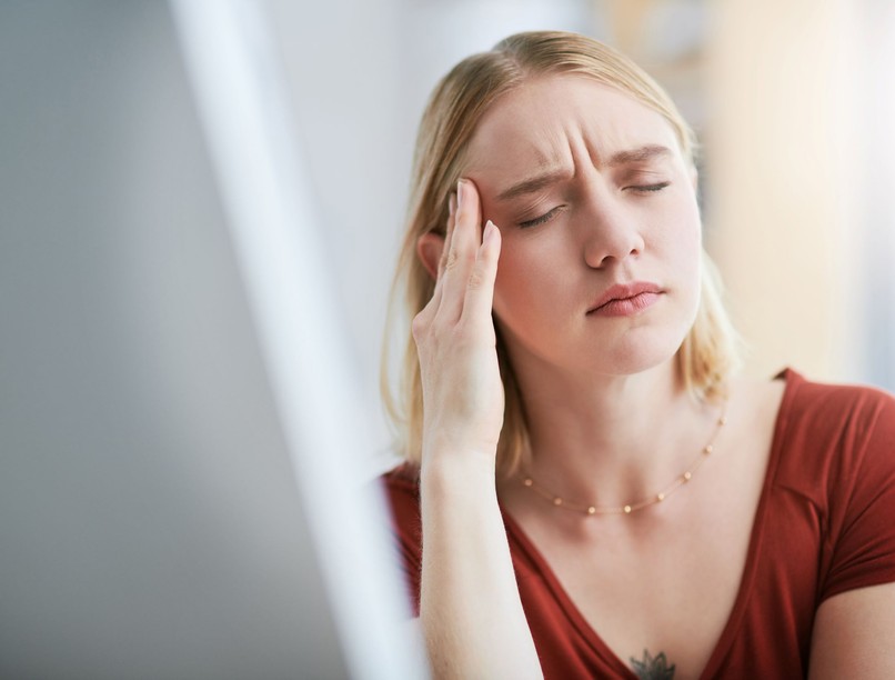 szaggató éles fejfájás migrén, agyvérzés előjele tünetei