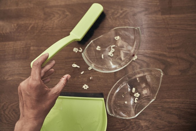 Folyton kiesnek a dolgok a kezéből? Sokan csak legyintenek rá, pedig egy súlyos betegség jele is lehet című cikk nyitóképe