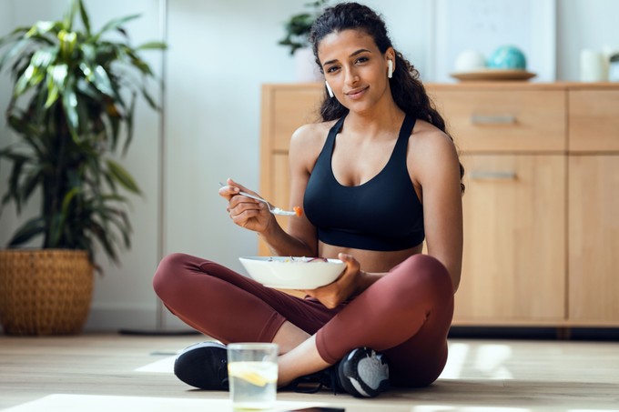 Mennyi zsír fér bele egy nap rendszeres sportolás mellett? Itt a dietetikus válasza című cikk nyitóképe