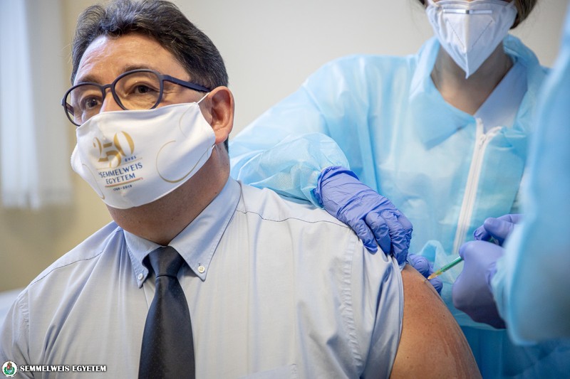 Merkely Béla: semmire sem alkalmas a magánlaboros antitestmérés