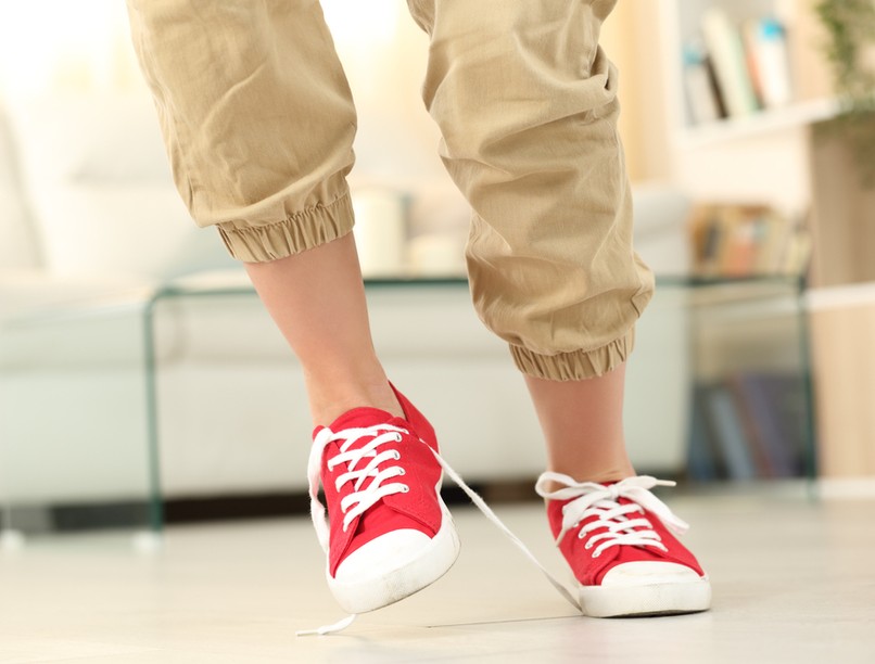 haláleset, cipőfűző, elesés, villámcsapás, fulladás,