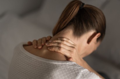 Fáj az állkapcsa, és folyton sajog a nyaka? Ez a krónikus stressz 4 leggyakoribb fizikai tünete (x) című cikk nyitóképe