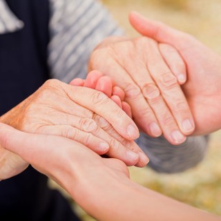 Honnan tudjuk, hogy közeledik a vég? Ezek a demenciával élő betegek életvégi jelei című cikk nyitóképe