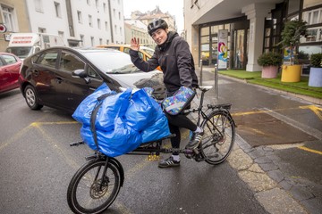 A Bike Maffiával együtt a Ringier-csapat is segít a rászorulók támogatásában.