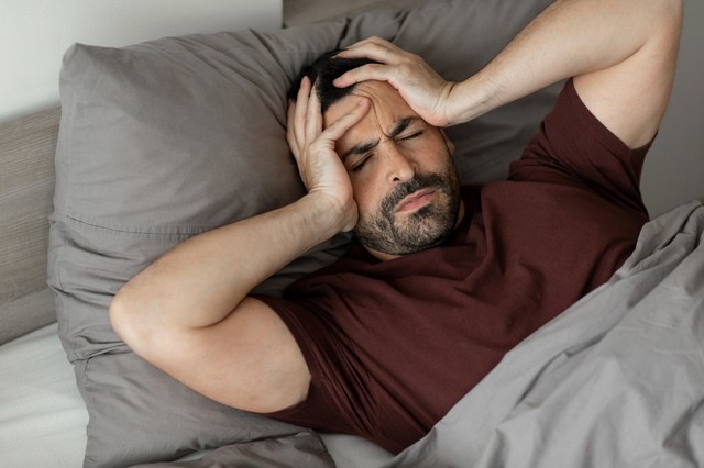 Álmatlanság, és túl korai ébredés: így vezethet stroke-hoz