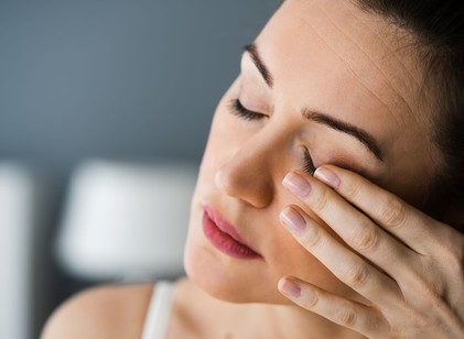 Miért úszkálnak néha apró foltok a szemünk előtt? Meglepő oka van ezeknek a lebegő alakzatoknak című cikk nyitóképe