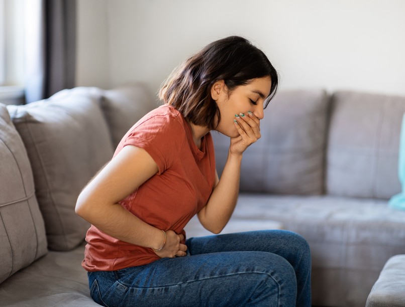 Gyomorfekely tunet, hányinger, émelygés teltségérzet