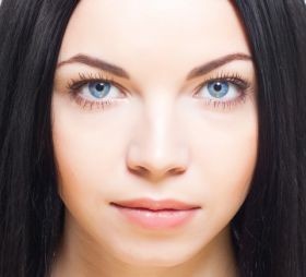 Arcunkon minden látszik...!