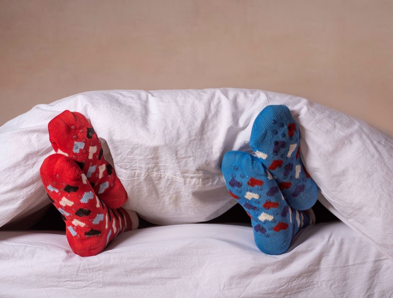 színes zokniban alvás segít orgazmus