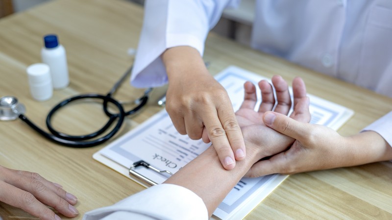 Kiugróan magas pulzus: ebben az esetben mindenképp forduljon orvoshoz