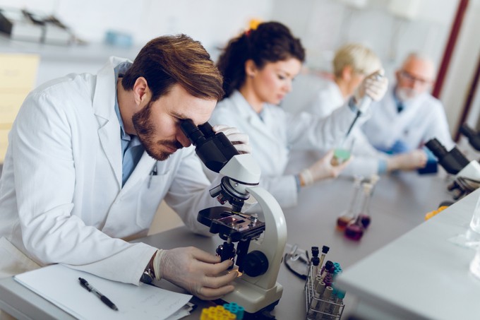 Több mint 20 évbe telt: megvan az első teljes emberi genom című cikk nyitóképe