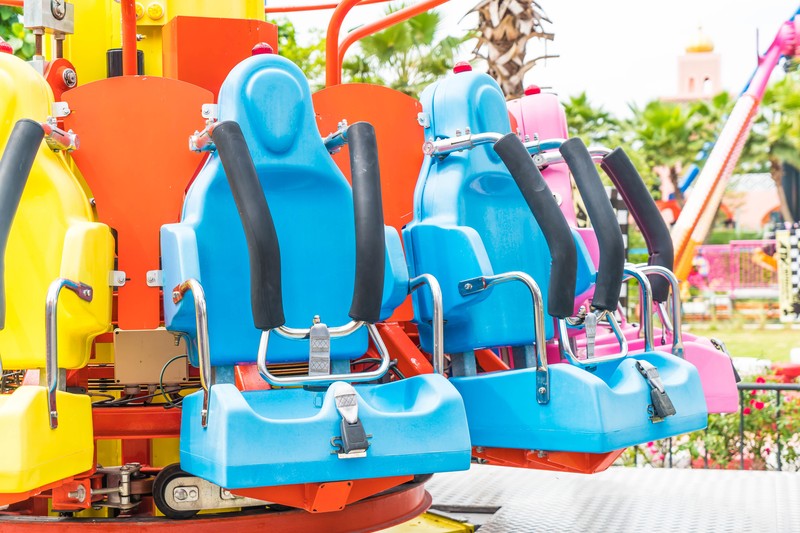 Darabjaira hullott menet közben a szabadeséstorony - a sérültek között egy 4 éves is van