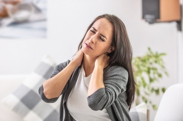 Görcs a nyakban - ezeket tegye, hogy enyhüljön a fájdalom