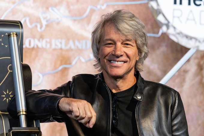 Megmutatta mit rejt a hűtője - így maradt csúcsformában 62 évesen is Jon Bon Jovi című cikk nyitóképe
