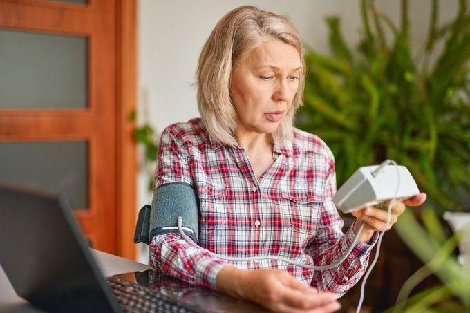 Mennyi idő, mire új terápia után beáll a vérnyomás? Az orvos válaszol című cikk nyitóképe