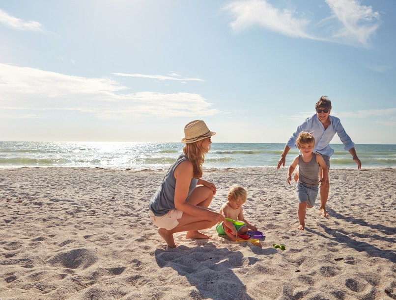 nyaralás napégés, gyomorrontás, baleset