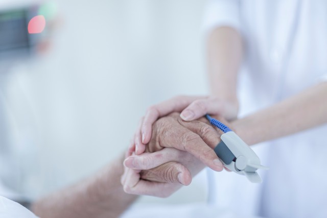 "Mit érezhetett apukám?" - egy magyar orvos megható válasza arra, milyen a halál, és milyen elveszíteni a szülőnket