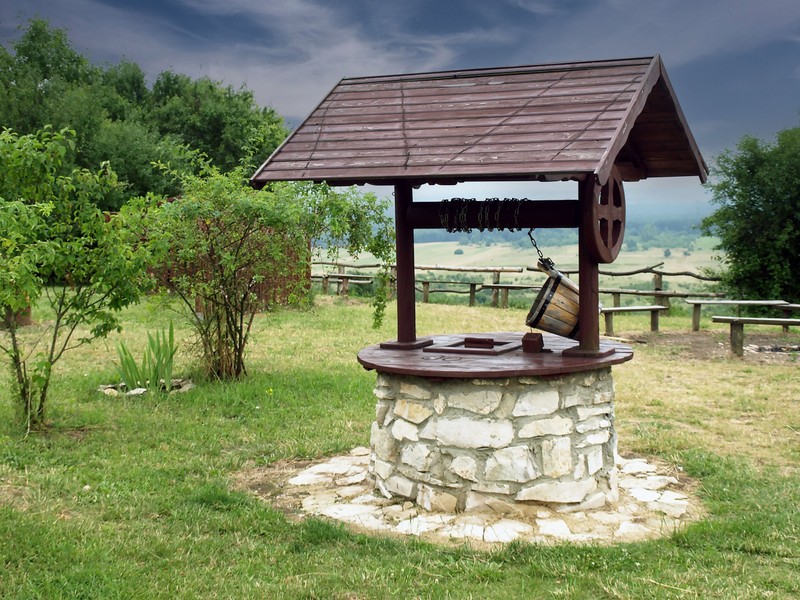 Rendőrök mentették ki a kútba esett férfit