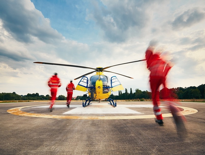 baleste, autópálya, mentőhelikopter, mentőautó, sürgősségi