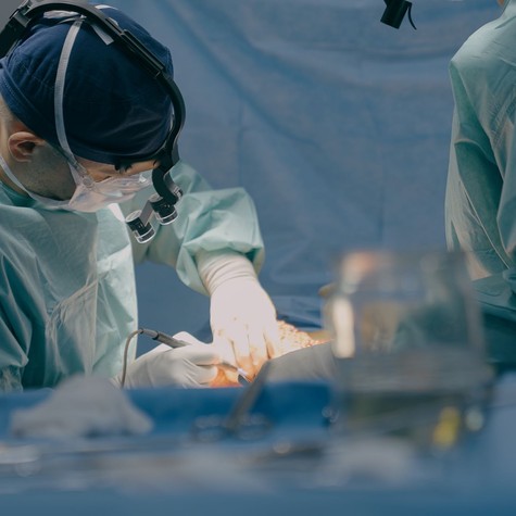 Szívműtét szike és a mellkas felnyitása nélkül – új fejezet nyílhat a nagy kockázatú beavatkozásoknál című cikk nyitóképe